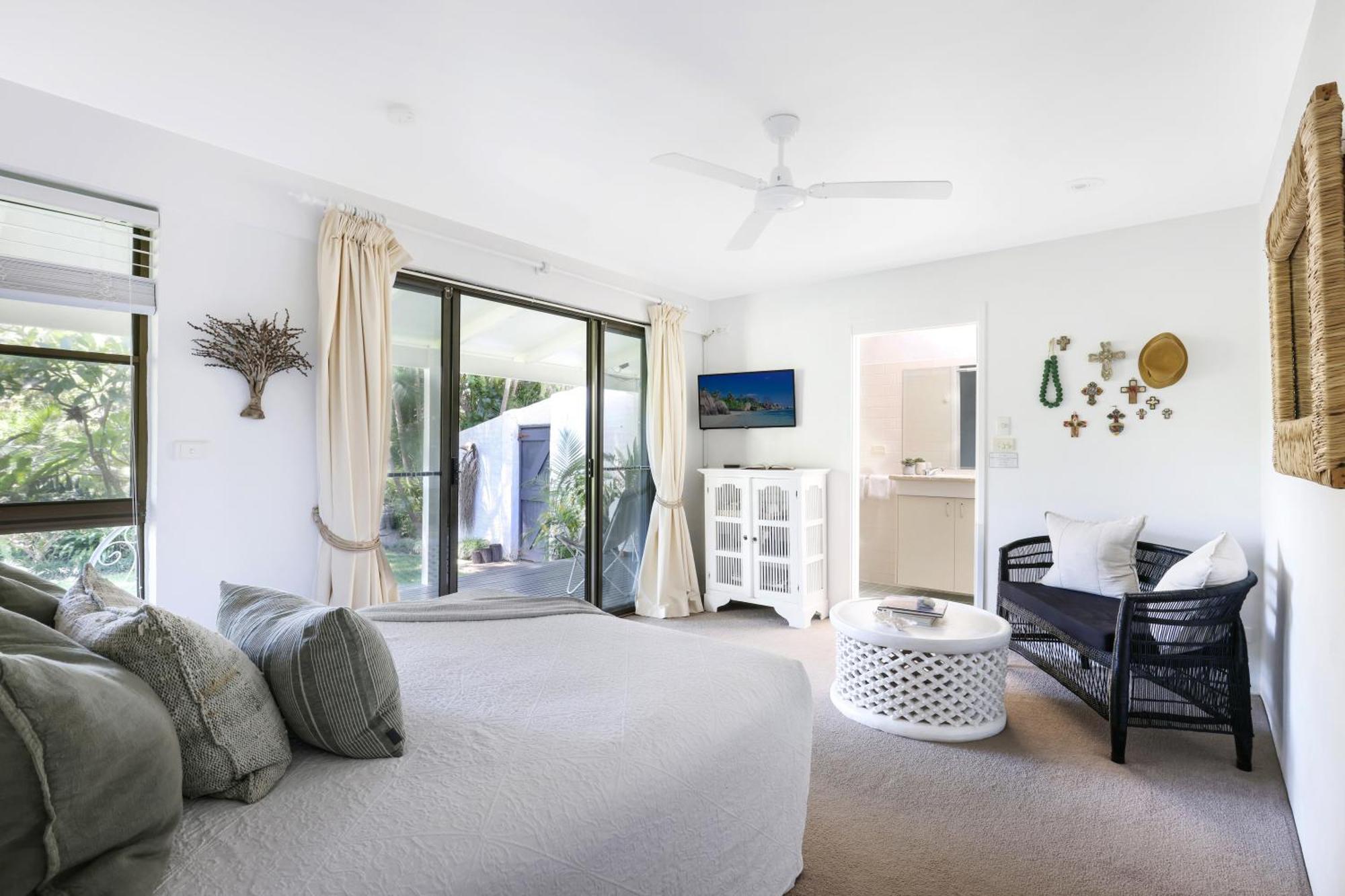 Sensom Boutique Bed And Breakfast Sapphire Beach Extérieur photo